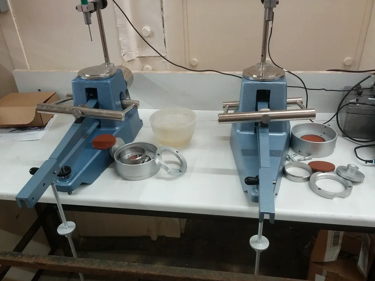 Limites d'Atterberg à Saint-Denis : Essais de Plasticité en Laboratoire